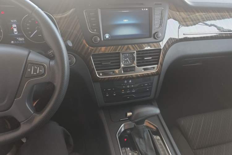 Used Hongqi H7 2021 1.8T Comfort Edition Audio And AC Panel