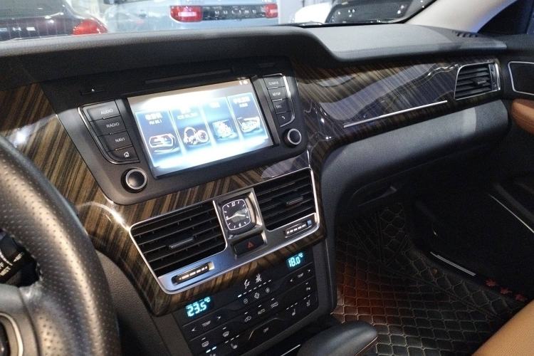Used Hongqi H7 2021 2.0T Elite Edition Audio And AC Panel
