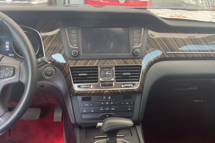 Used Hongqi H7 2021 1.8T Comfort Edition Audio And AC Panel