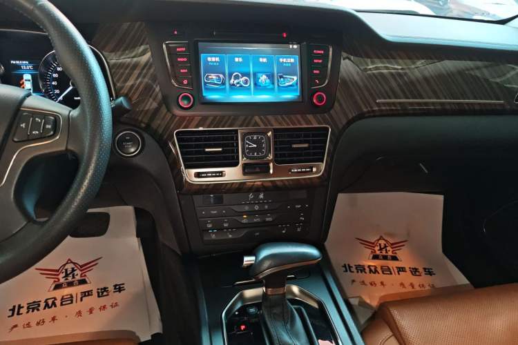 Used Hongqi H7 2021 2.0T Flagship Edition Audio And AC Panel