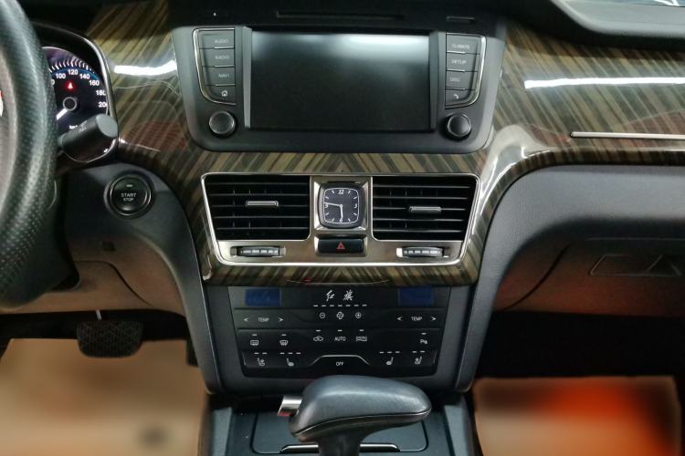 Used Hongqi H7 2021 1.8T Comfort Edition Audio And AC Panel