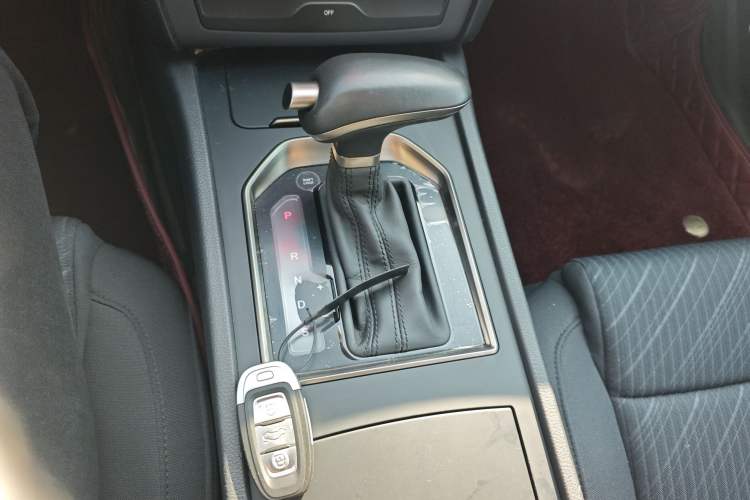 Used Hongqi H7 2021 1.8T Executive Edition Gear Lever