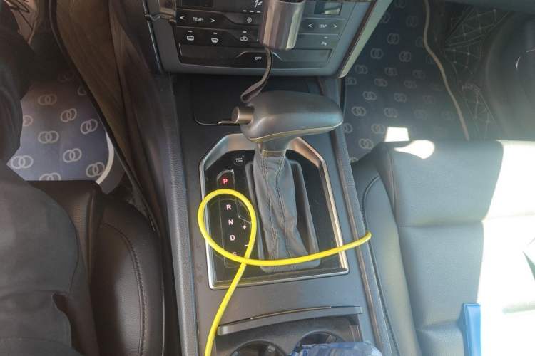 Used Hongqi H7 2021 1.8T Executive Edition Gear Lever