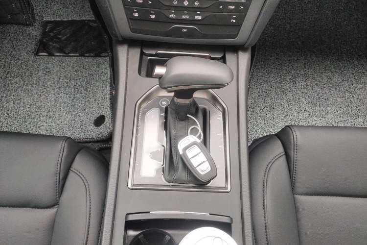 Used Hongqi H7 2021 1.8T Executive Edition Gear Lever