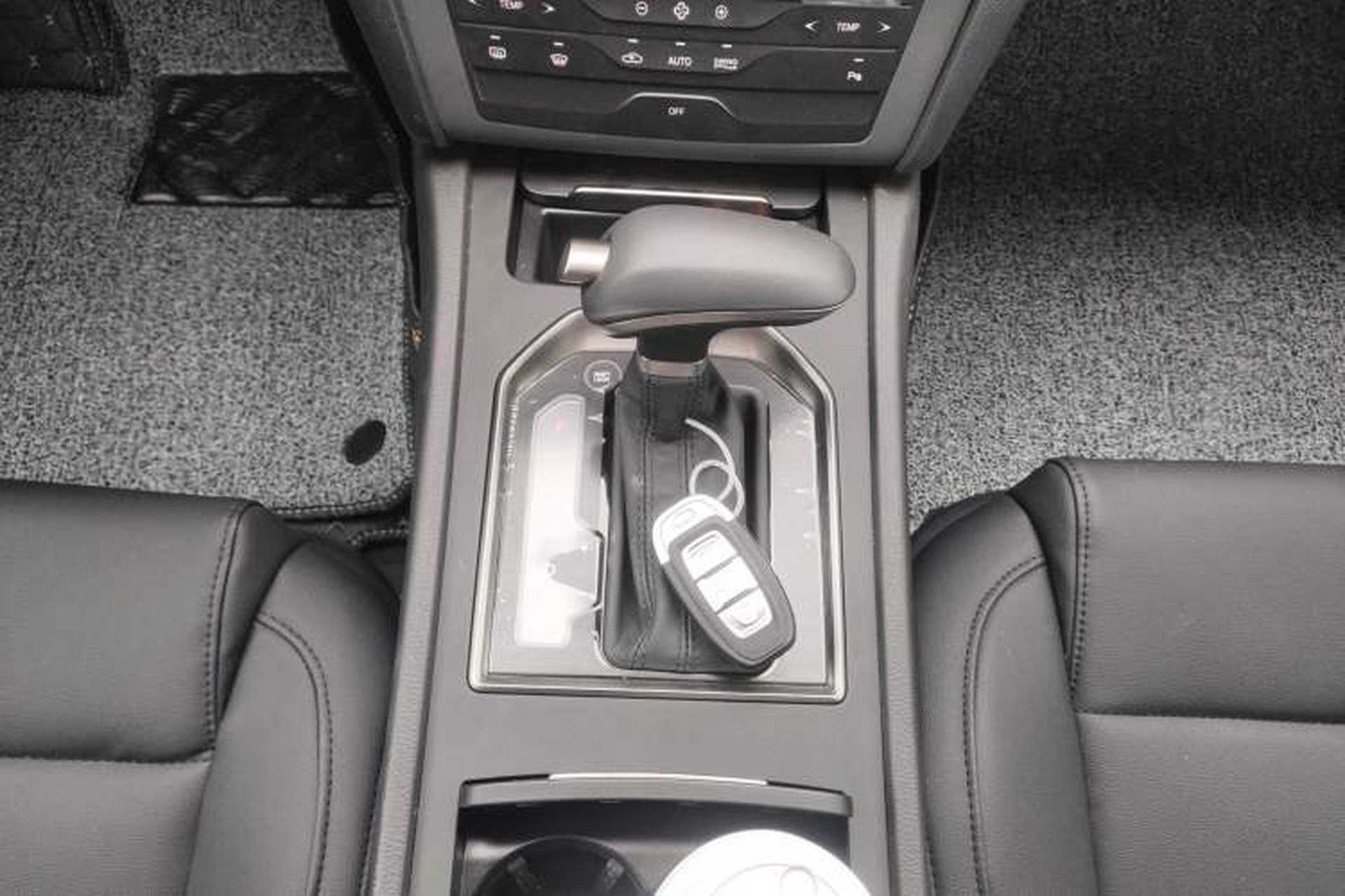 Used Hongqi H7 2021 1.8T Executive Edition Gear Lever