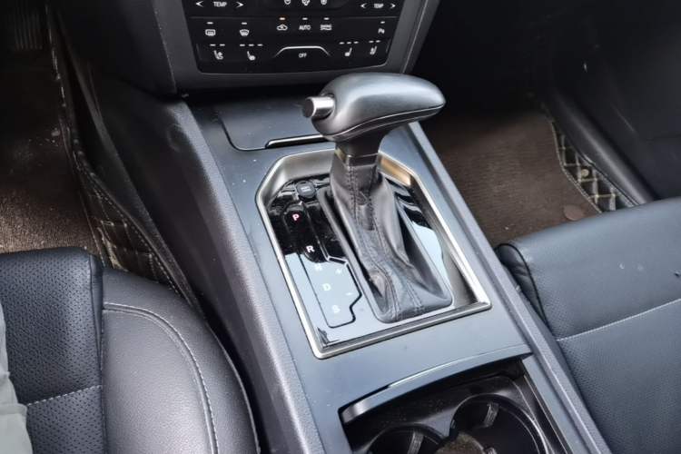 Used Hongqi H7 2021 2.0T Elite Edition Gear Lever