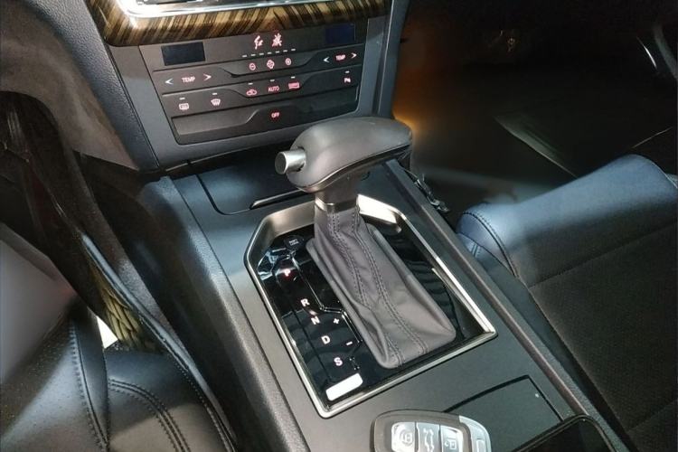 Used Hongqi H7 2021 1.8T Comfort Edition Gear Lever