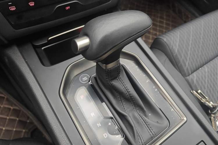 Used Hongqi H7 2021 1.8T Executive Edition Gear Lever