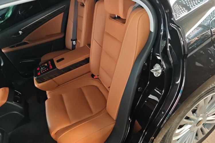 Used Hongqi H7 2021 2.0T Flagship Edition Interior 4