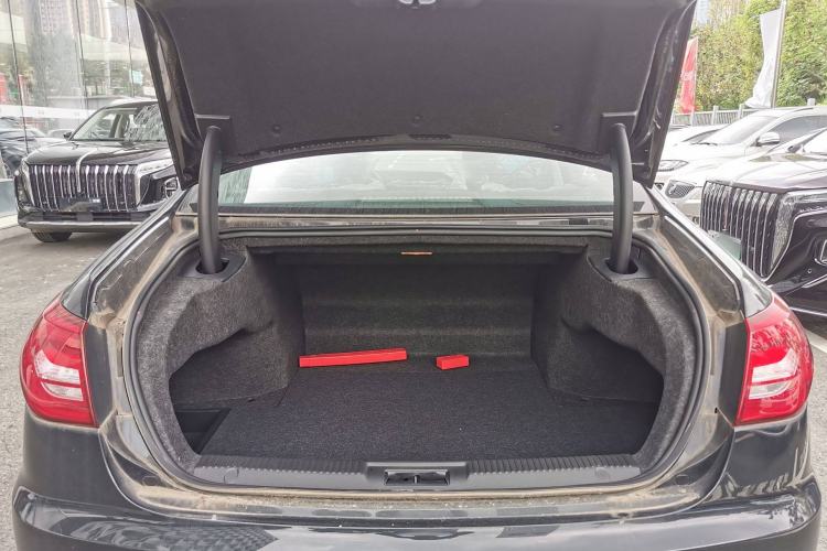 Used Hongqi H7 2021 1.8T Executive Edition Interior 5