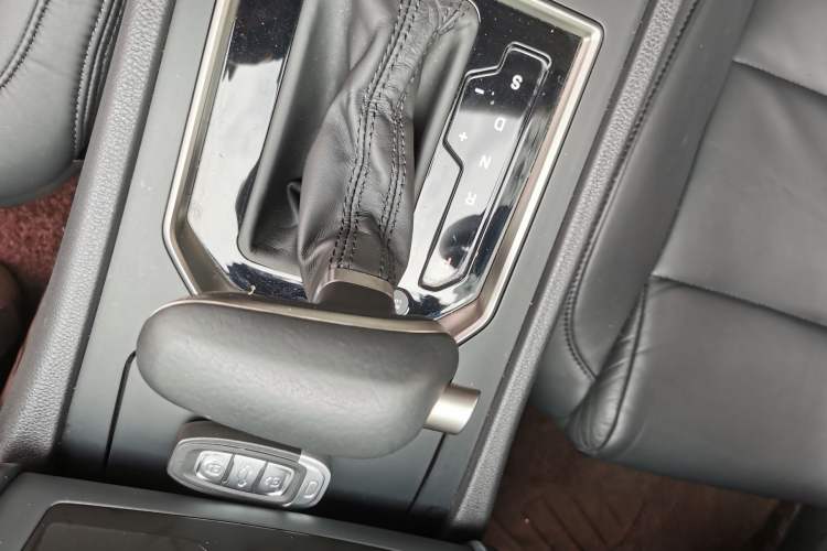 Used Hongqi H7 2021 1.8T Executive Edition Interior 8