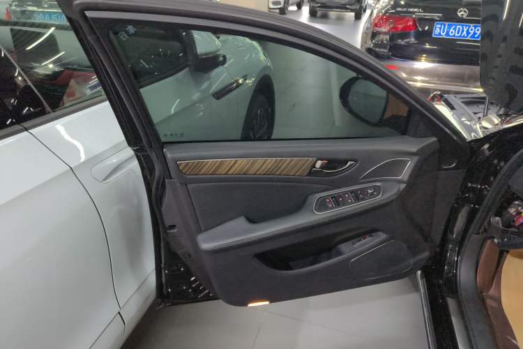 Used Hongqi H7 2021 2.0T Elite Edition Left Front Door Interior