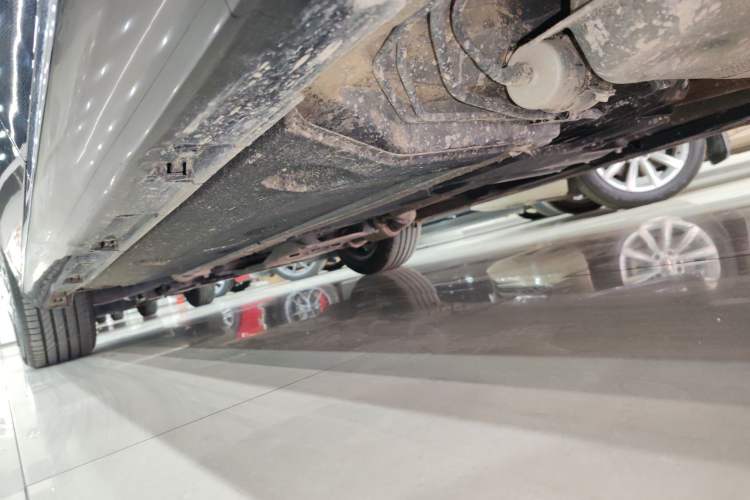 Used Hongqi H7 2021 1.8T Executive Edition Left Side Sill