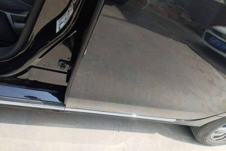 Used Hongqi H7 2021 1.8T Executive Edition Left Side Sill