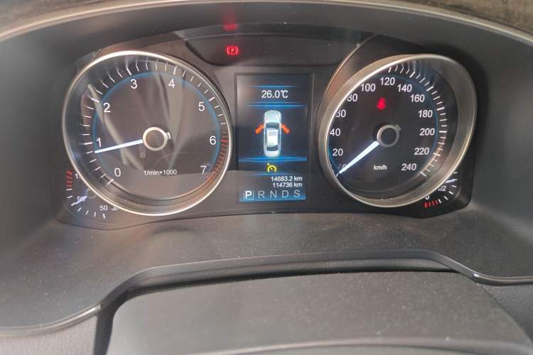 Used Hongqi H7 2021 1.8T Executive Edition Odometer Close Up