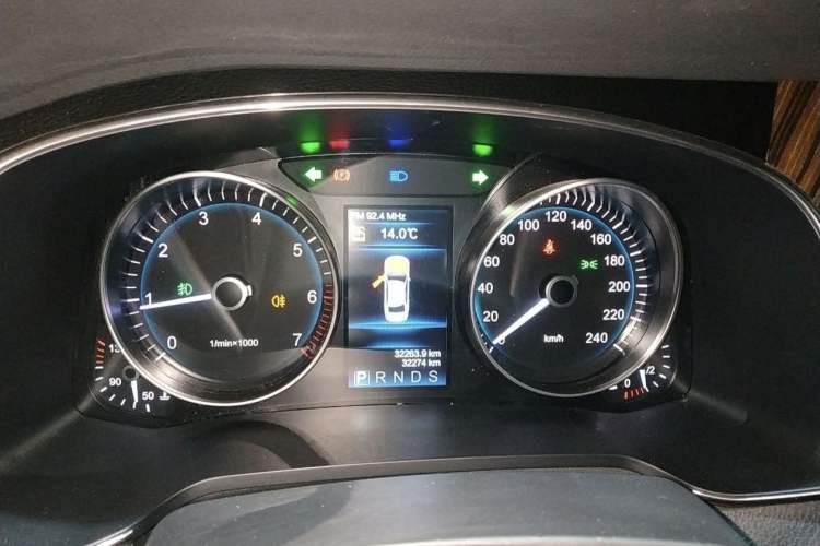 Used Hongqi H7 2021 1.8T Comfort Edition Odometer Close Up