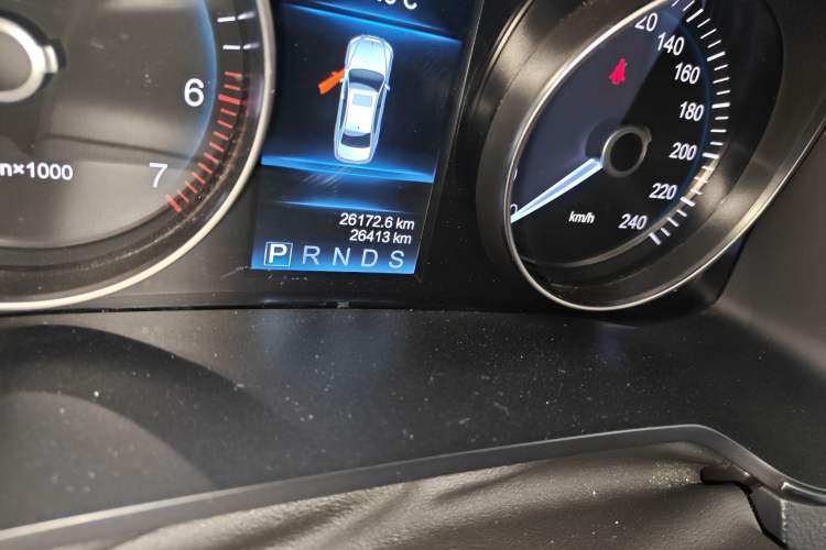 Used Hongqi H7 2021 1.8T Comfort Edition Odometer Close Up
