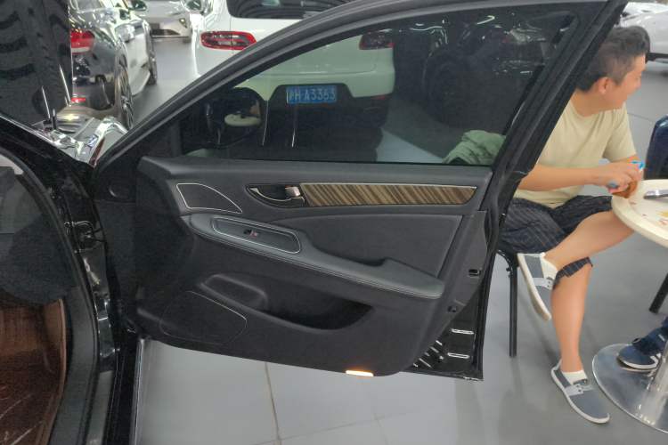 Used Hongqi H7 2021 2.0T Elite Edition Right Front Door Interior