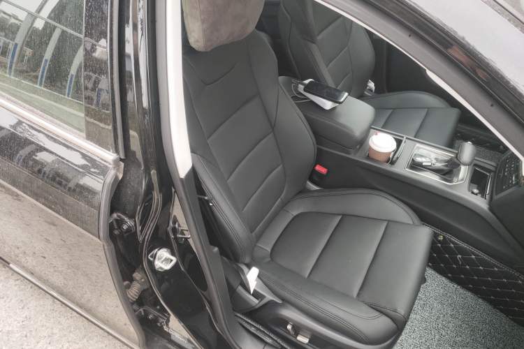 Used Hongqi H7 2021 1.8T Executive Edition Right Front Seat