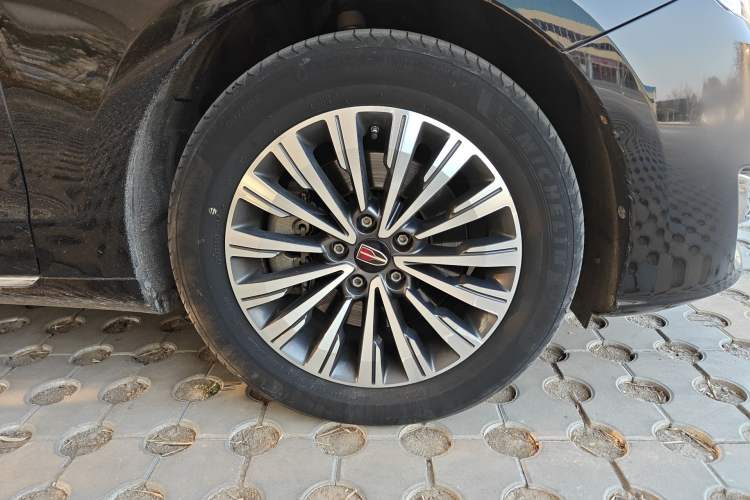 Used Hongqi H7 2021 1.8T Comfort Edition Right Front Wheel Hub