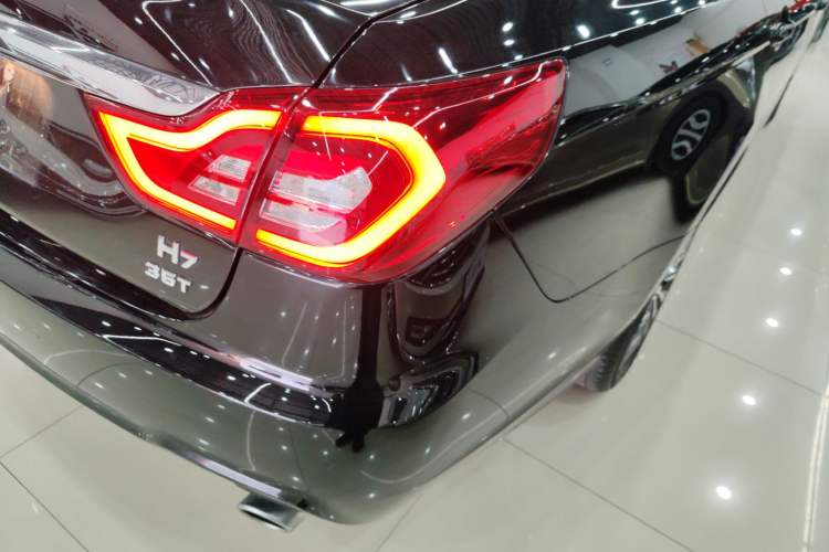 Used Hongqi H7 2021 1.8T Executive Edition Right Rear Taillight