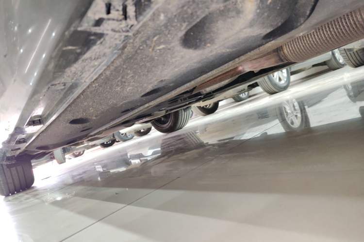 Used Hongqi H7 2021 1.8T Executive Edition Right Side Sill
