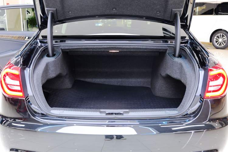 Used Hongqi H7 2021 2.0T Flagship Edition Trunk