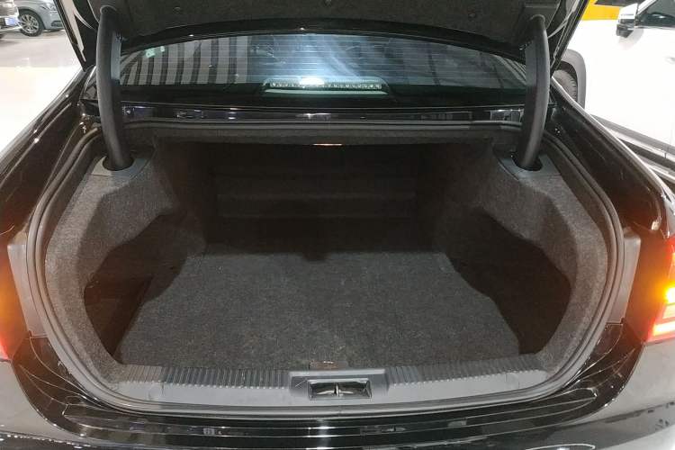 Used Hongqi H7 2021 1.8T Comfort Edition Trunk
