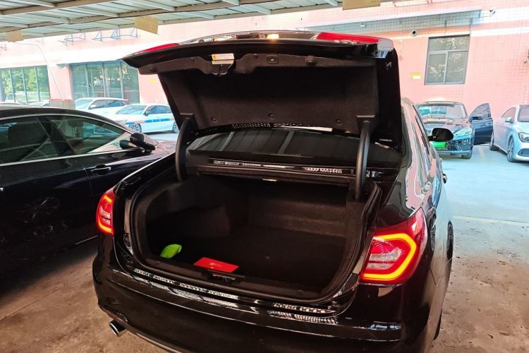 Used Hongqi H7 2021 2.0T Flagship Edition Trunk