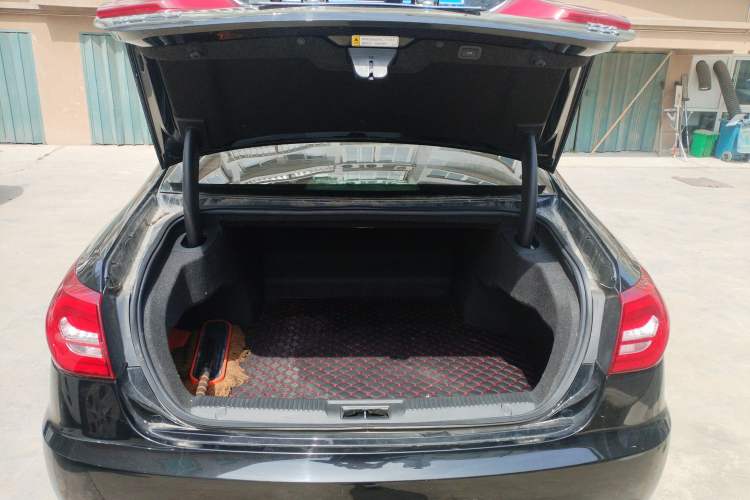 Used Hongqi H7 2021 1.8T Executive Edition Trunk