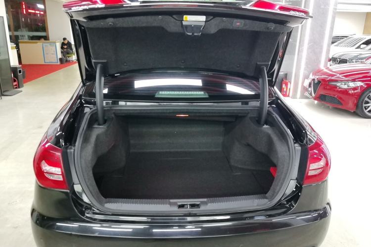 Used Hongqi H7 2021 1.8T Comfort Edition Trunk