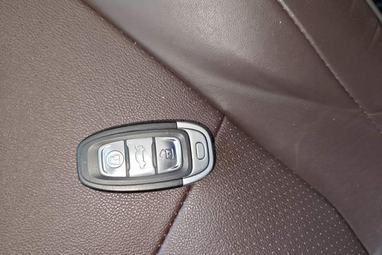 Used Hongqi H7 2021 1.8T Comfort Edition Vehicle Key