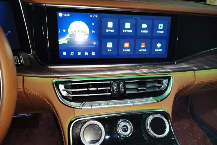 Used Hongqi H9 2020 2.0T Smart Connect Flagship Edition Audio And AC Panel