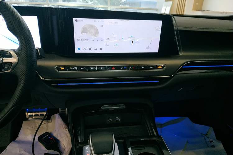 Used Hongqi H9 2024 2.0T Qichang Private Enjoyment Luxury Edition Audio And AC Panel
