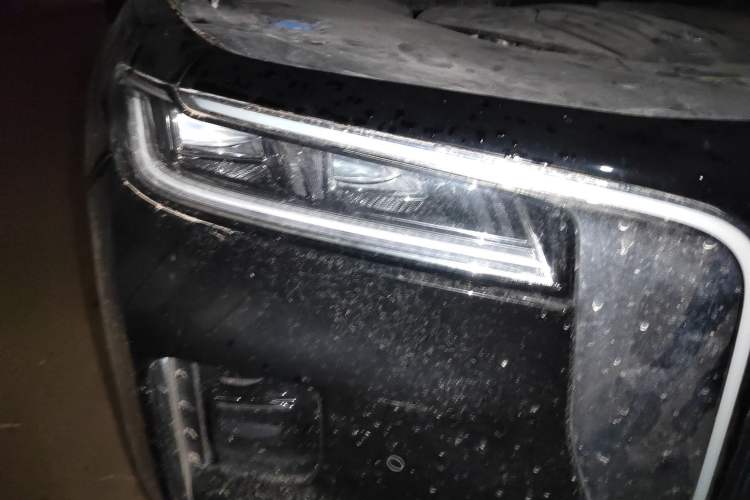 Used Hongqi H9 2023 2.0T Smart Connect Flagship Edition Right Front Headlight