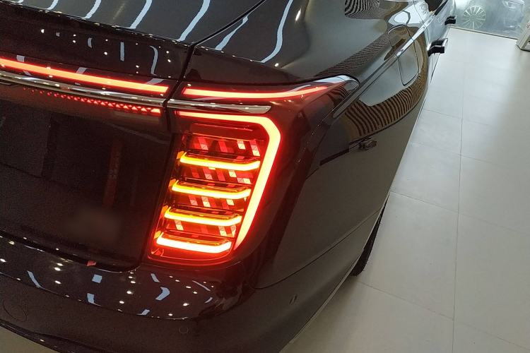 Used Hongqi H9 2024 2.0T Qichang Private Enjoyment Luxury Edition Right Rear Taillight