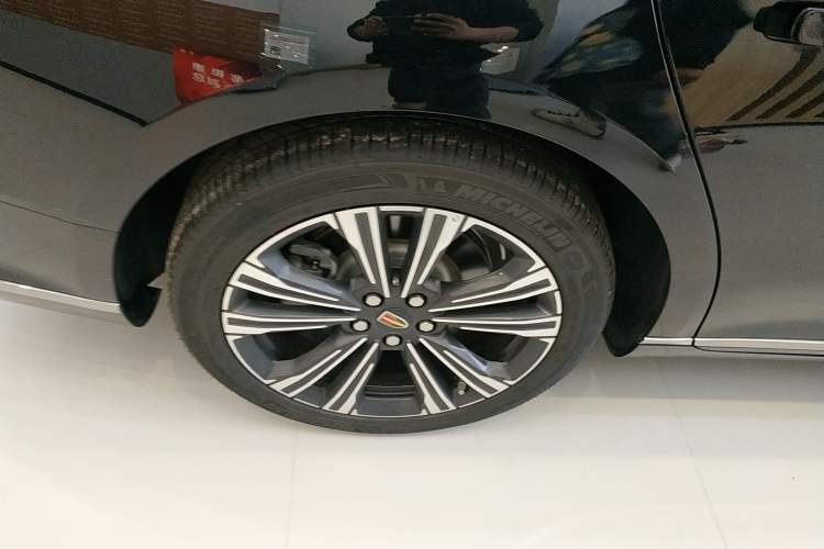 Used Hongqi H9 2024 2.0T Qichang Private Enjoyment Luxury Edition Right Rear Wheel Hub