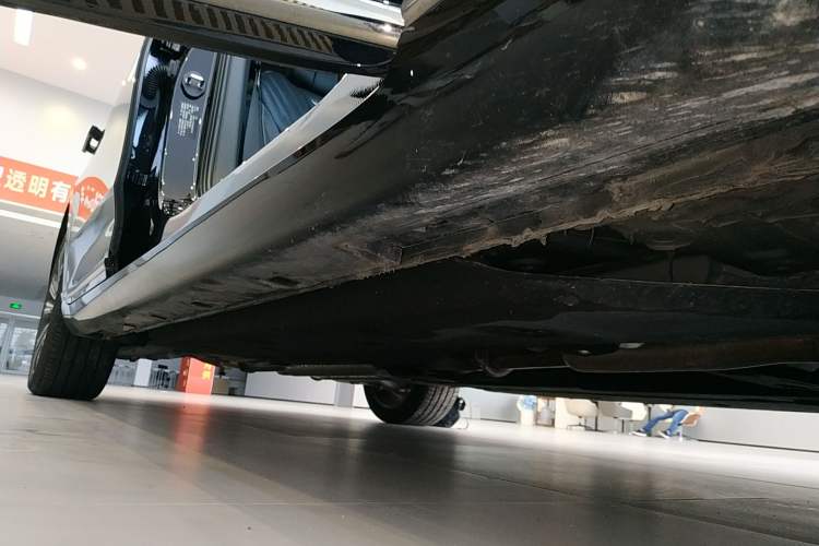 Used Hongqi H9 2024 2.0T Qichang Private Enjoyment Luxury Edition Right Side Sill