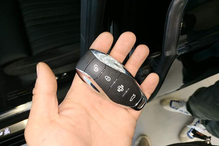 Used Hongqi H9 2024 2.0T Qichang Private Enjoyment Luxury Edition Vehicle Key