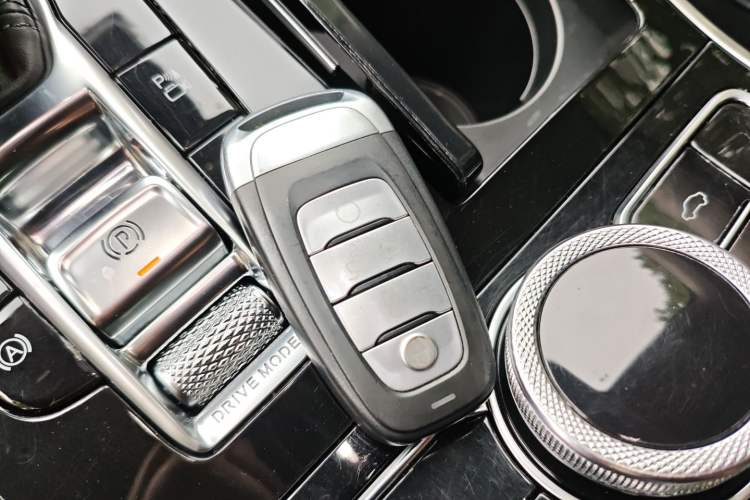 Used Hongqi H9 2020 3.0T Smart Connect Flagship Edition Vehicle Key