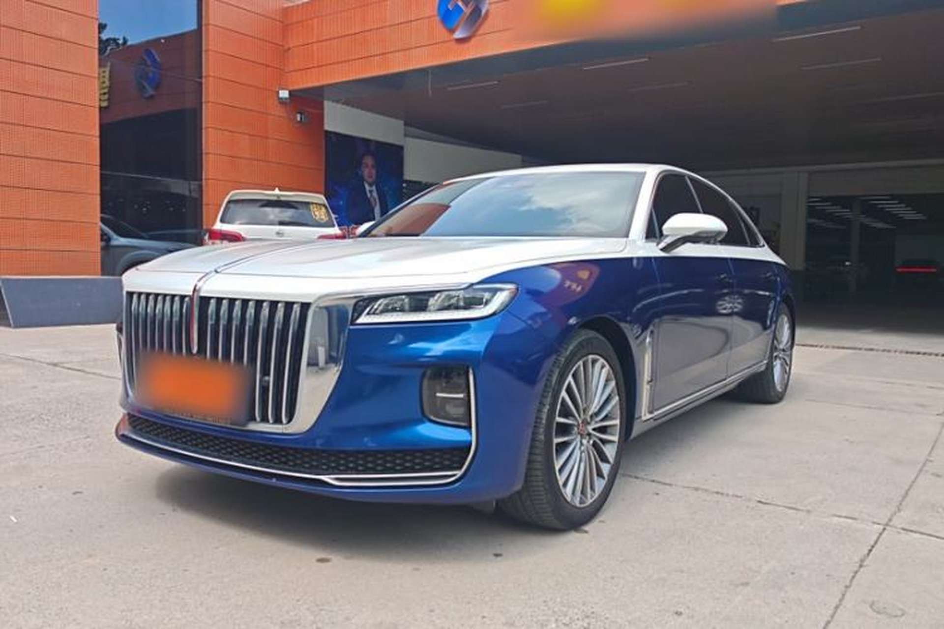 Used Hongqi H9 2020 2.0T Smart Connect Flagship Edition Front Left 45 Deg