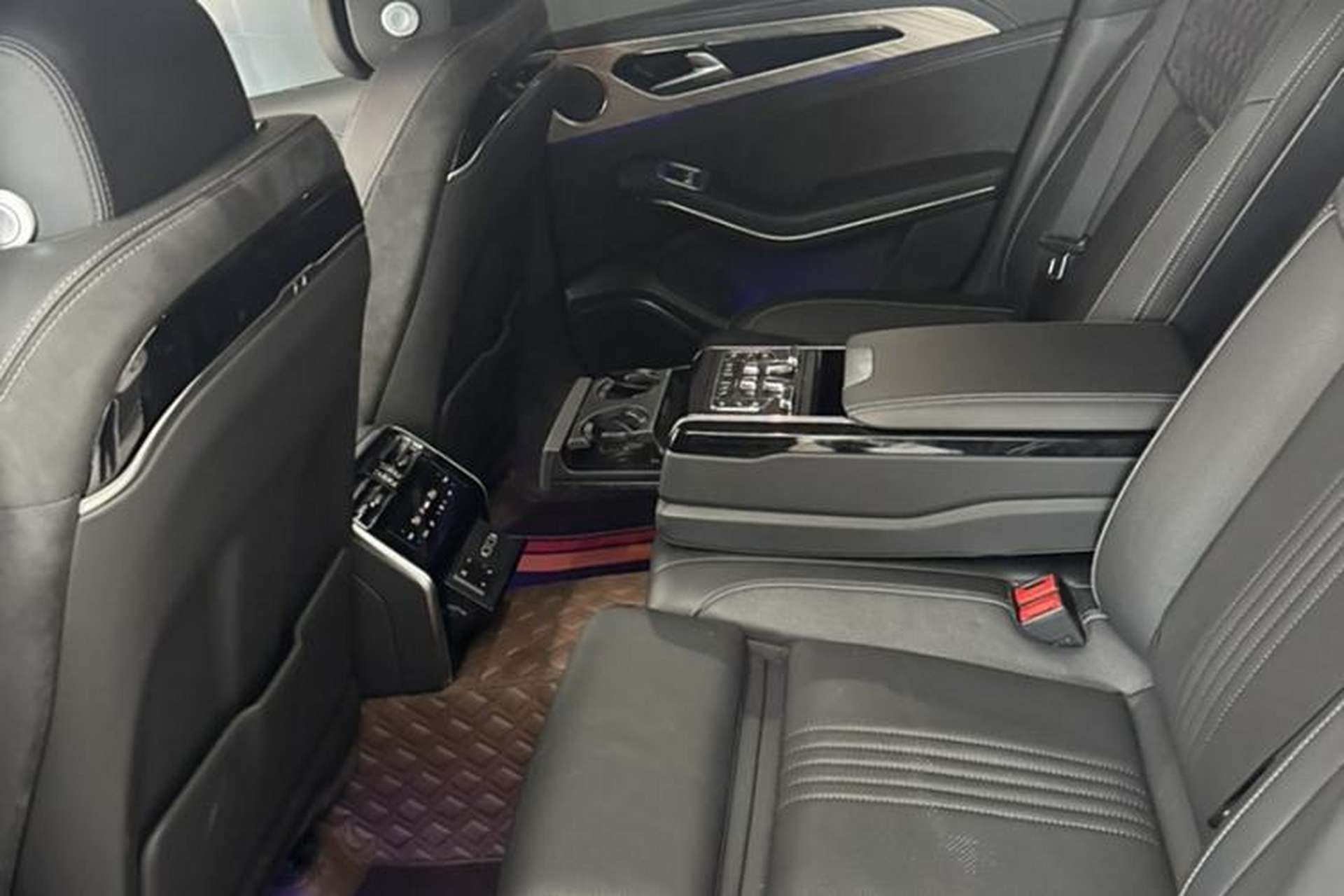 Used Hongqi H9 2020 2.0T Smart Connect Flagship Edition Interior 4