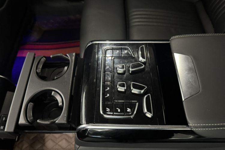 Used Hongqi H9 2020 2.0T Smart Connect Flagship Edition Interior 6