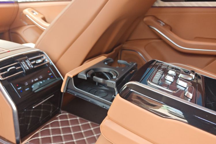 Used Hongqi H9 2020 2.0T Smart Connect Flagship Edition Interior 8