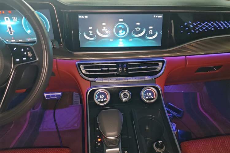 Used Hongqi H9 2020 2.0T Smart Connect Flagship Edition Audio And AC Panel