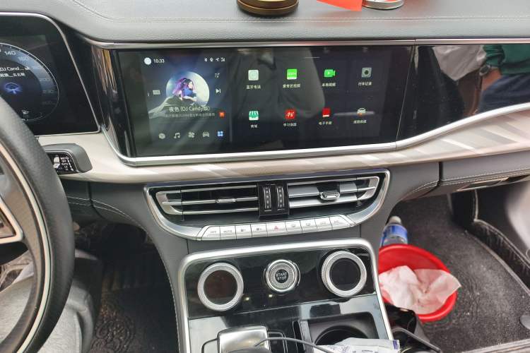 Used Hongqi H9 2020 2.0T Smart Connect Flagship Edition Audio And AC Panel