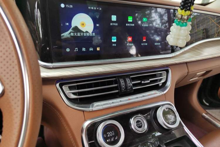 Used Hongqi H9 2020 2.0T Smart Connect Flagship Edition Audio And AC Panel