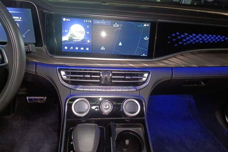 Used Hongqi H9 2020 2.0T Smart Connect Flagship Edition Audio And AC Panel
