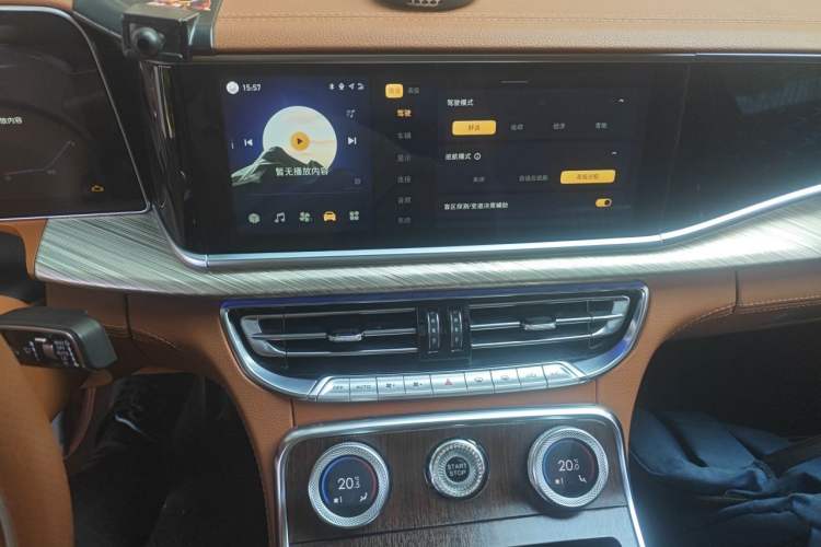 Used Hongqi H9 2020 2.0T Smart Connect Flagship Edition Audio And AC Panel