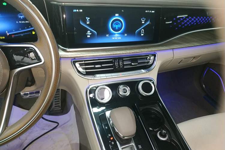 Used Hongqi H9 2020 3.0T Smart Connect Flagship Edition Audio And AC Panel